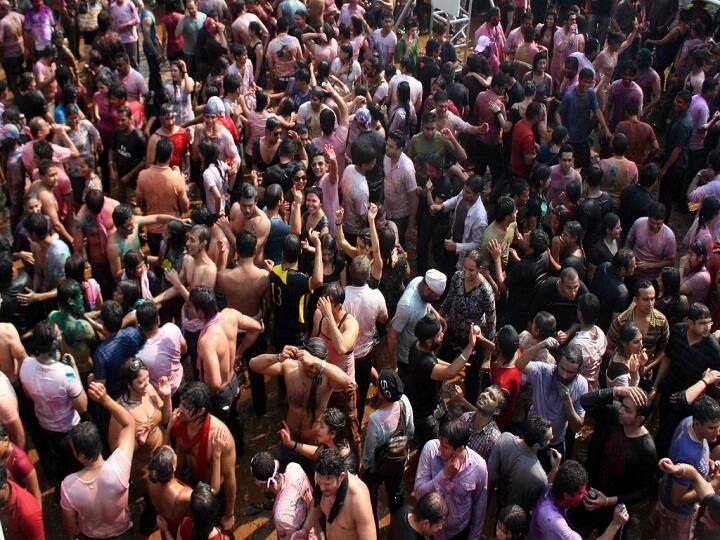 Maharashtra Holi Guidelines: Government Issues Guidelines On Holi, Action May Be Taken For Violation Maharashtra Holi Guidelines: Curb On Gatherings, Tree-Cutting Not Allowed — Check Details Here