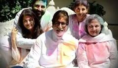 Holi 2022: होली पर क्यों पहने जाते हैं सफेद कपड़े, क्या है इसके पीछे मान्यता और महत्व, तस्वीरों से जानिए यहां