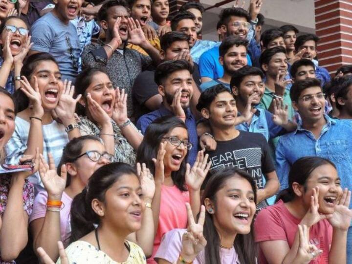 BSEB Bihar Board Class 10th Result 2022 Declared in a press conference by Vijay Kumar Chaudhary know how and where to check Bihar Board 10th Result 2022 Declared: बिहार बोर्ड दसवीं का रिजल्ट जारी, प्रेस क्रॉफ्रेंस में घोषित हुए नतीजे, इन वेबसाइट्स पर करें चेक