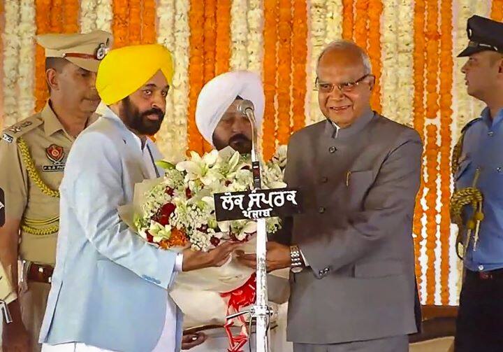 Bhagwant Mann Sworn In As New Chief Minister Of Punjab At Bhagat Singh's Ancestral Village Bhagwant Mann Sworn In As New Chief Minister Of Punjab At Bhagat Singh's Ancestral Village