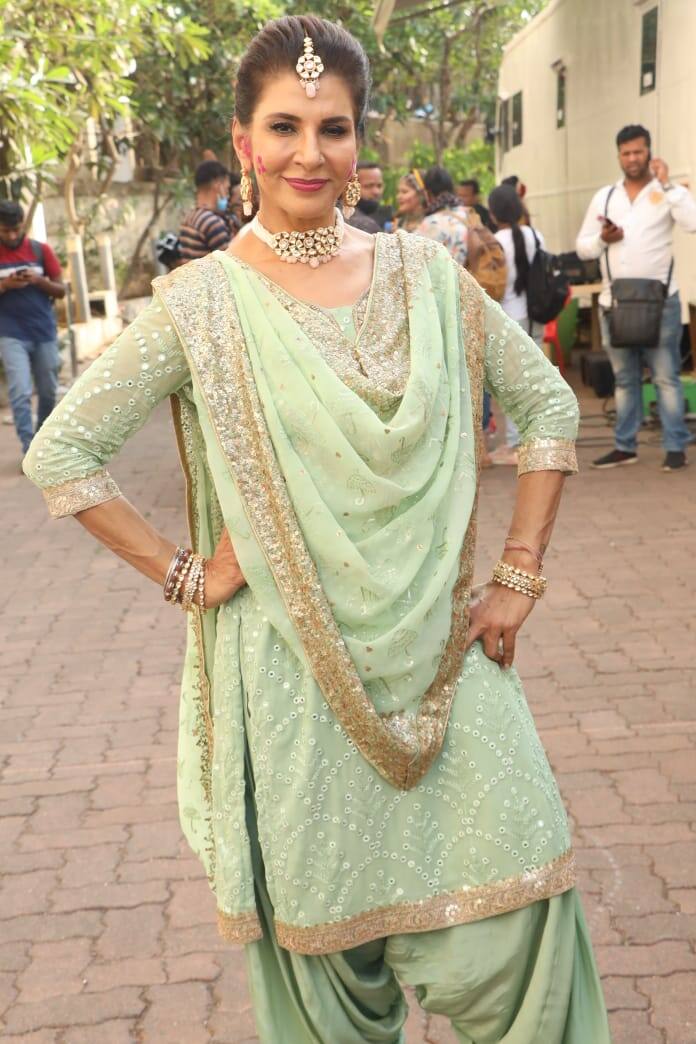 रंग बरसे के स्पेशल होली एपिसोड के लिए हो जाइए तैयार क्योंकि टीवी स्टार्स अपनी धमाकेदार परफॉर्मेंस के साथ लगाएंगे शानदार महफिल का बाजार.