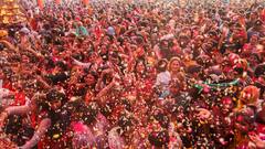 Holi 2022 India: হোলির আগেই রঙিন মথুরা