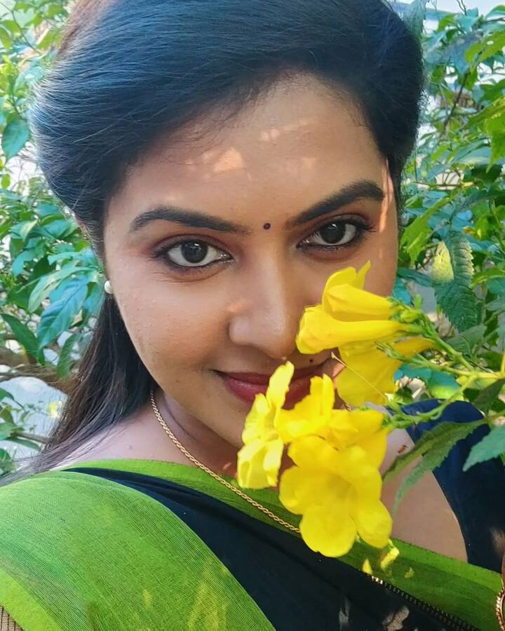 தமிழ், கன்னடம், தெலுங்கில் ஏராளமான சீரியல்களில் நடித்துள்ளார்.