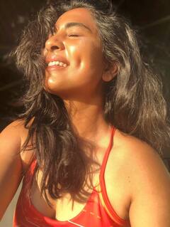 Srusti Dange: மஞ்சள் வெயில் மாலையிலே... நடிகை சிருஷ்டி டங்கே லேட்டஸ்ட் க்ளிக்ஸ் !