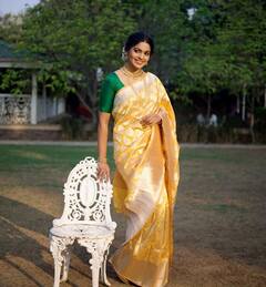 Pooja Sawant: हसरा चेहरा, केसात गजरा; पूजावर खिळल्या साऱ्यांच्या नजरा!