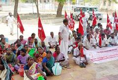 அரியலூர் : குடிநீர் வராததை கண்டித்து ஒன்றிய அலுவலகத்தை பொதுமக்கள் முற்றுகை..