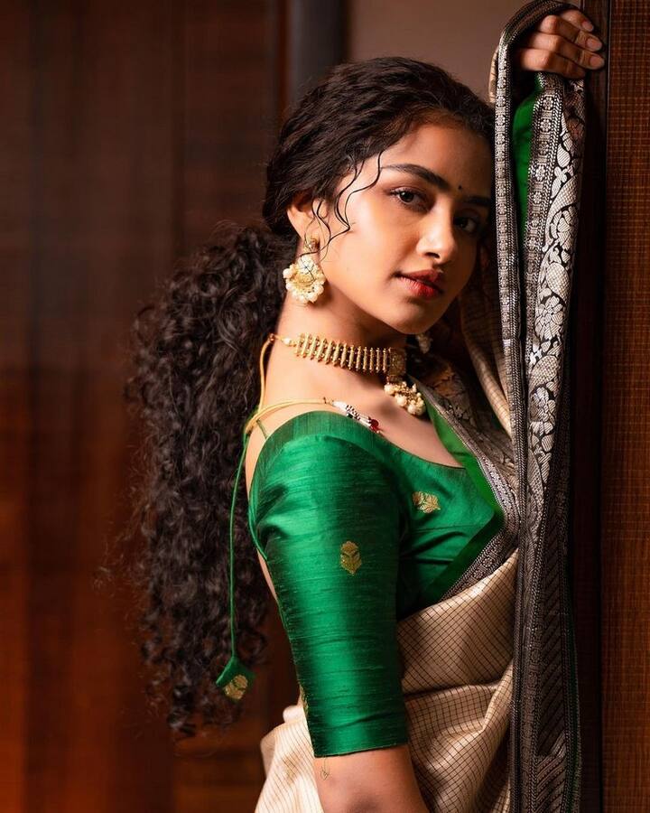 మొదటి నుండి కూడా ఈ బ్యూటీ గ్లామర్ షోకి దూరంగా ఉంటోంది.(Photo Courtesy : Anupama Parameswaran Instagram)