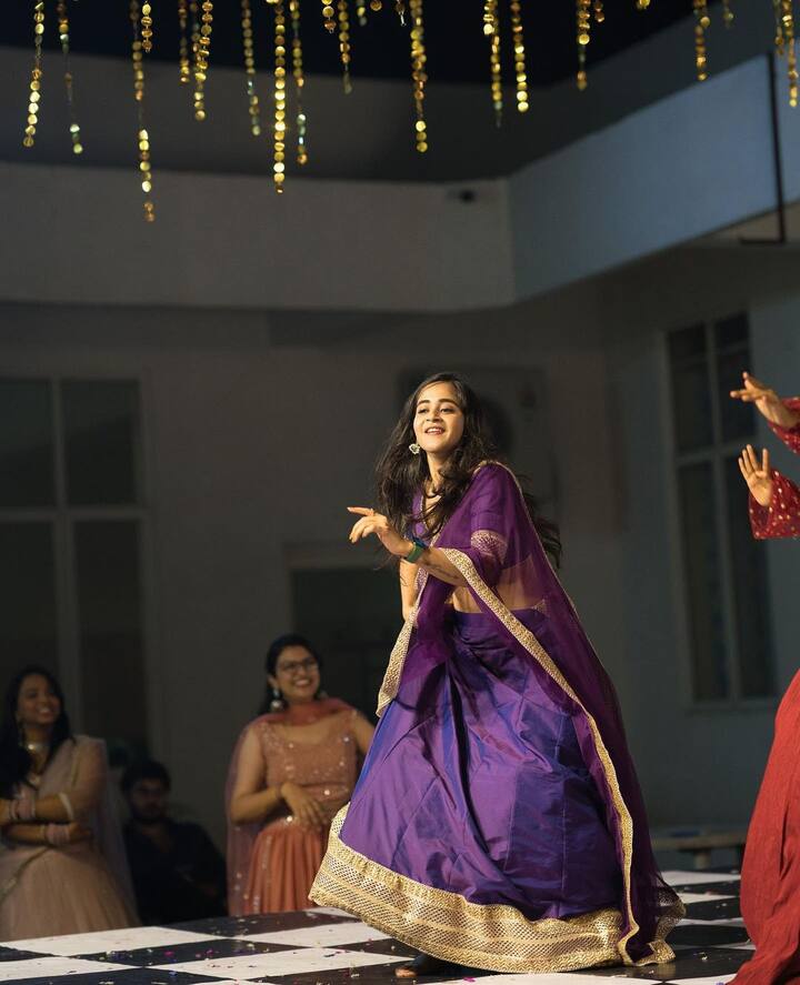 దీప్తి సునయన డ్యాన్సు ఫోటోలు -Image Credit: DeepthiSunaina/Instagram