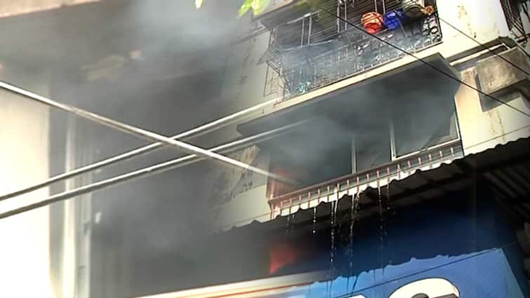 Kolkata: Fire at a building in Kasba Fire: কসবার বোসপুকুরে চারতলা বাড়িতে আগুন