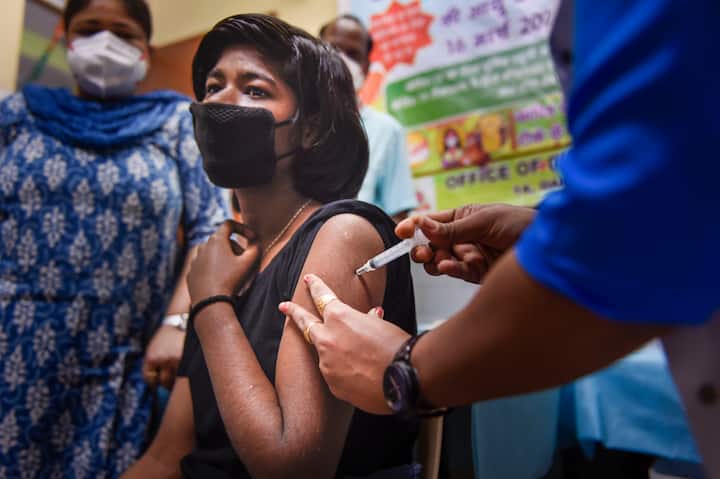 A healthcare worker administers a dose of the Covid-19 preventive vaccine to a student at a vaccination centre in New Delhi. As of March 1, 2021, there were 4.7 crore children aged 12 and 13 years in the country. (Image: PTI)