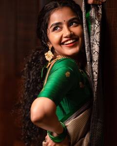 Anupama Parameswaran: अनुपमाचा अनोखा अंदाज; पाहा खास फोटो!