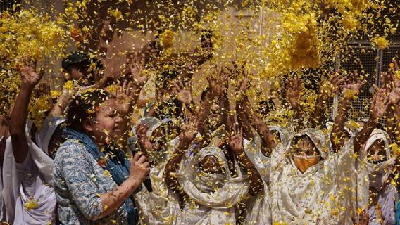 রং-ফুলে রঙিন মথুরা