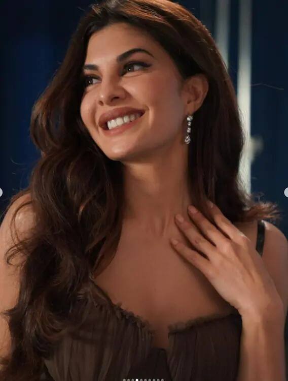 'बच्चन पांडे' आणि 'अटॅक 2' या दोन चित्रपटांतून जॅकलिन फर्नांडिस प्रेक्षकांच्या भेटीला येत आहे.