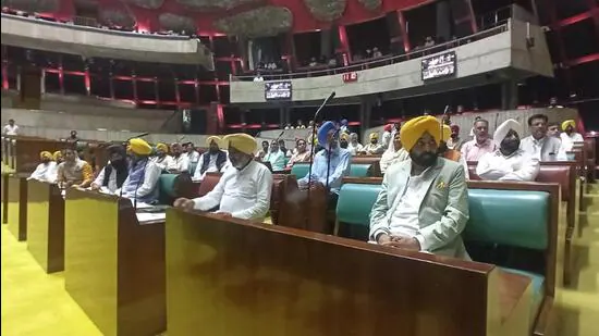 AAP ਸਰਕਾਰ ਦਾ ਪਹਿਲਾ ਵਿਧਾਨ ਸਭਾ ਇਜਲਾਸ, ਨਵੇਂ ਵਿਧਾਇਕ ਪਹੁੰਚੇ ਸਹੁੰ ਚੁੱਕਣ