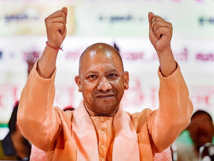 Yogi Adityanath Will Take Oath as UP New Chief Minister on March 21 after 3 PM Source Yogi Adityanath To Take Oath As Uttar Pradesh Chief Minister For Second Term On March 21: Sources