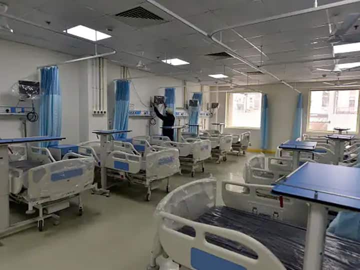 Delhi government LNJP Hospital zero patient first time since March 2020 After COVID 19 pandemic दिल्ली के सबसे बड़े कोविड हॉस्पिटल में नहीं है कोरोना का कोई भी मरीज, इलाज के बाद सबको छुट्टी