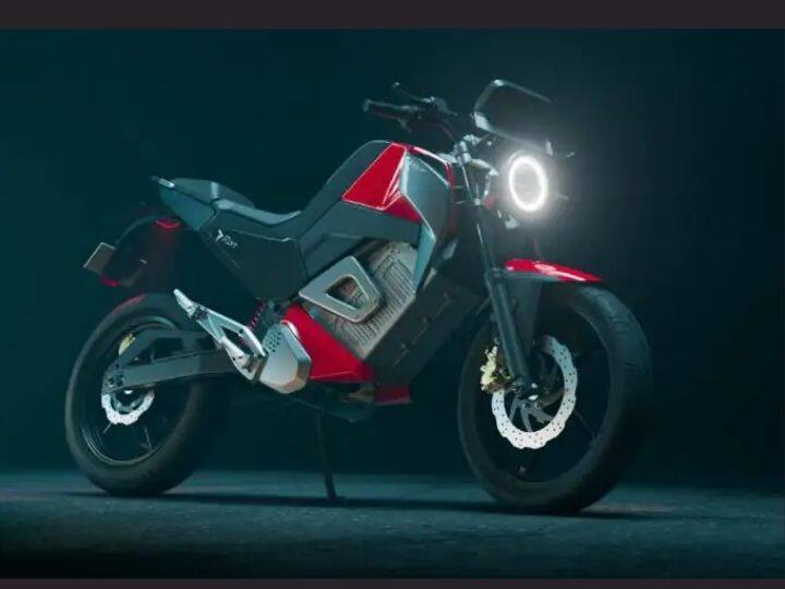 याची टॉप स्पीड 100 किमी प्रतितास इतका आहे. पूर्ण चार्ज केल्यावर ही बाईक 200 किमी पर्यंतची रेंज देऊ शकते, असा कंपनीचा दावा आहे. तसेच याची बॅटरी पूर्णपणे चार्ज होण्यासाठी सुमारे 2 तास इतका वेळ लागतो.