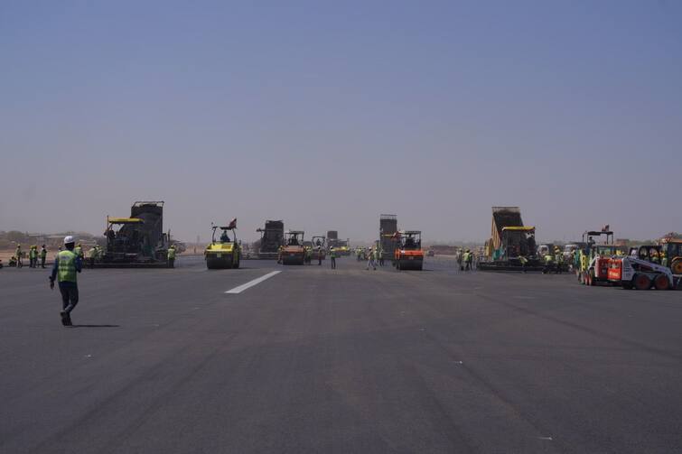 Ahmedabad: SVPI Airport sets new record, completes 5 levels of DBM operations in 48 days અમદાવાદ: SVPI એરપોર્ટે સર્જયો નવો વિક્રમ, 48 દિવસમાં DBMનું 5 સ્તરીય કામકાજ પૂર્ણ કર્યું