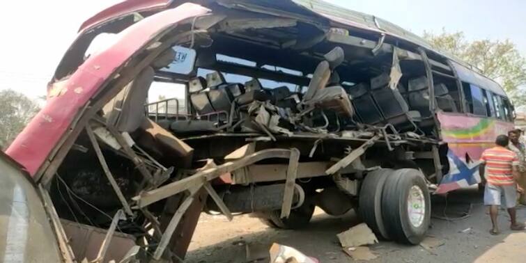 Birbhum Road Accident News 2 Passengers died as bus collision with Lorry at Mallarpur Birbhum News: দশচাকা লরির সঙ্গে মুখোমুখি সংঘর্ষ বাসের, নিহত দুই যাত্রী