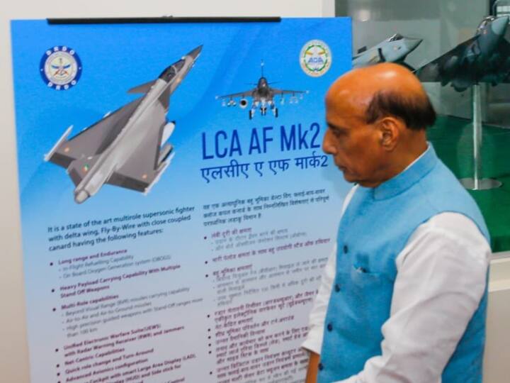 राजनाथ सिंह द्वारा वैमानिकी विकास प्रतिष्ठान (एडीई), बेंगलुरु के परिसर में उद्घाटन किया गया. इस सुविधा का निर्माण एयरोनॉटिकल डेवलपमेंट एस्टाब्लिशमेंट (एडीई) बेंगलुरु के आर एंड डी गतिविधियों को लड़ाकू विमानों के लिए एवियोनिक्स और अन्य विमानों और मानव रहित हवाई प्रणालियों के लिए उड़ान नियंत्रण प्रणाली (एफसीएस) के विकास में सहायता के लिए किया गया है.