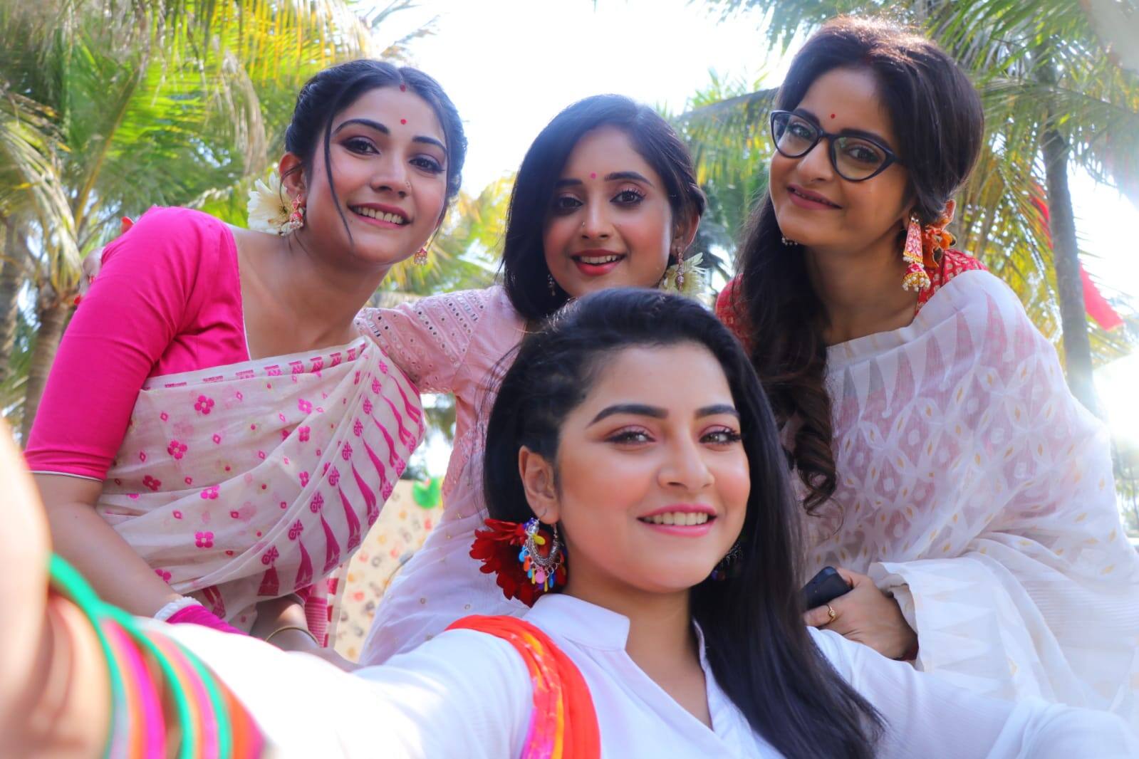 Mithai: Mithai Family Celebrates Holi At Set | Mithai: মিঠাইয়ের হাতের জিলিপি, আবিরে মাখা প্রেম, জমজমাট দোল উৎসব