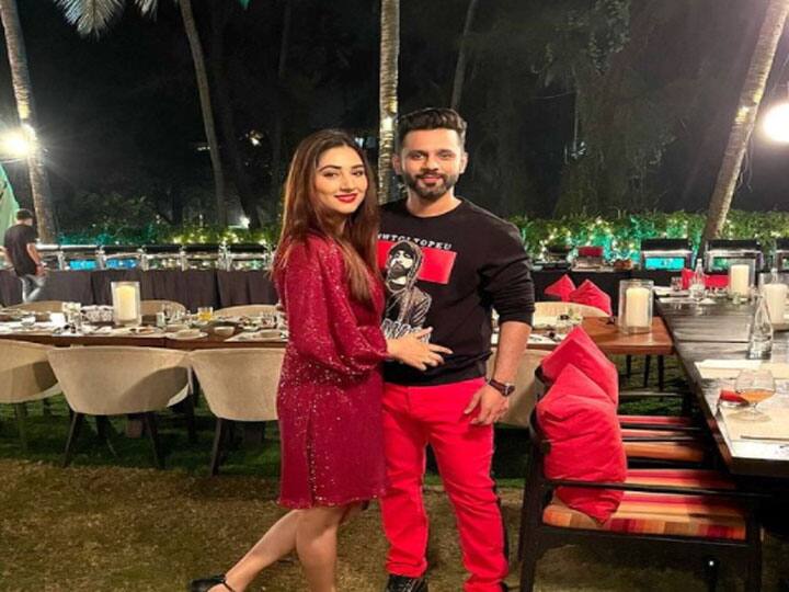 शादी के बाद पहली होली पर साथ नहीं होंगे राहुल वैद्य और दिशा परमार, दुखी दिशा बोलीं – ‘अरे यार’ Rahul Vaidya and Disha Parmar will not be together on their first Holi after marriage for this reason शादी के बाद पहली होली पर साथ नहीं होंगे राहुल वैद्य और दिशा परमार, दुखी दिशा बोलीं – ‘अरे यार’