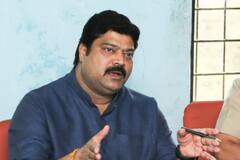 MNS vs Shiv Sena : होळीच्या निमित्ताने मनसेकडून शिवसेनेवर टिकेच्या रंगाची उधळण 