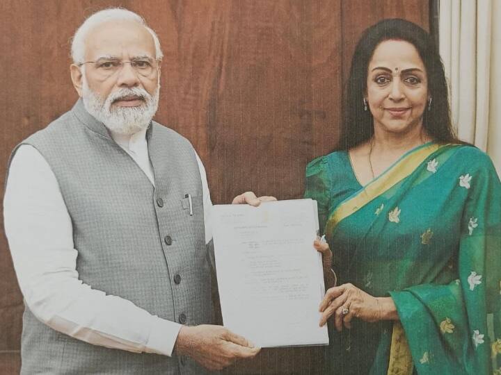 Hema Malini urges Prime Minister Narendra Modi to develop three temples of Mathura मथुरा को लेकर BJP सांसद हेमा मालिनी ने PM मोदी से की ये बड़ी मांग, वाराणसी का किया जिक्र