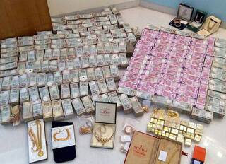 Aurangabad : बांधकाम विभागातील अधिकाऱ्याकडे सापडले कोट्यवधींचं घबाड! ACB अधिकाऱ्यांचेही डोळे चकाकले 