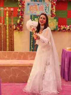 होली पर दिखना चाहती हैं स्टाइलिश, तो इन टीवी सितारों से लें एक से एक आउटफिट्स के टिप्स