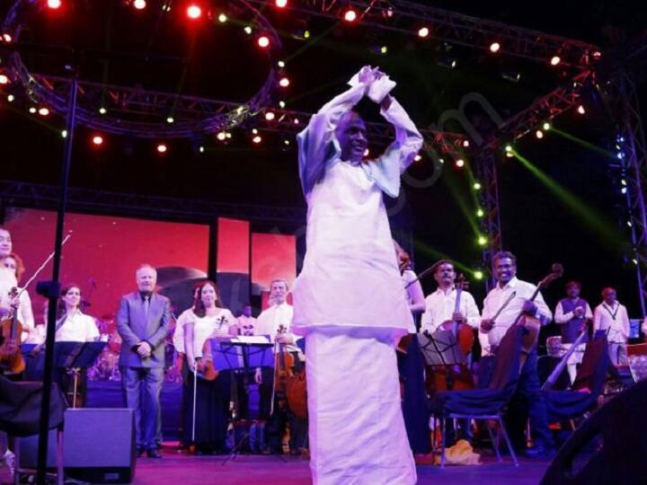 Devi Sri Prasad Ilayaraja On Stage:  சி ஆன் யூ ஸ்டேஜ்.. புஷ்பா பட மியூசிக் டைரக்டருக்கு ரியாக்ட் செய்த இளையராஜா..!