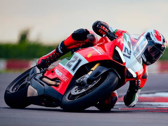 'Panigal V2 Bellis First Championship 20th Anniversary' એડિશન બાઇક 955cc ટ્વીન-સિલિન્ડર એન્જિન દ્વારા સંચાલિત છે.