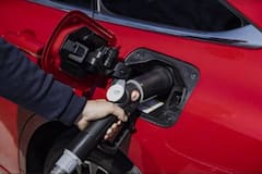 Toyota Mirai : দেখতে যেমন -পারফরম্যান্সও তেমন ! আগে দেখেছেন টয়োটা মিরাই ?