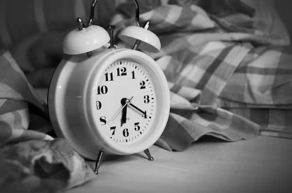 Alarm Snoozing Side Effects: ਜੇਕਰ ਸਵੇਰੇ ਹਰ 10-15 ਮਿੰਟ ਬਾਅਦ ਵੱਜਦਾ ਹੈ ਅਲਾਰਮ, ਤਾਂ ਬਦਲੋ ਆਪਣੀ ਇਹ ਆਦਤ, ਨਹੀਂ ਤਾਂ ਹੋ ਸਕਦਾ ਨੁਕਸਾਨ Alarm Snoozing Side Effects: ਜੇਕਰ ਸਵੇਰੇ ਹਰ 10-15 ਮਿੰਟ ਬਾਅਦ ਵੱਜਦਾ ਹੈ ਅਲਾਰਮ, ਤਾਂ ਬਦਲੋ ਆਪਣੀ ਇਹ ਆਦਤ, ਨਹੀਂ ਤਾਂ ਹੋ ਸਕਦਾ ਨੁਕਸਾਨ