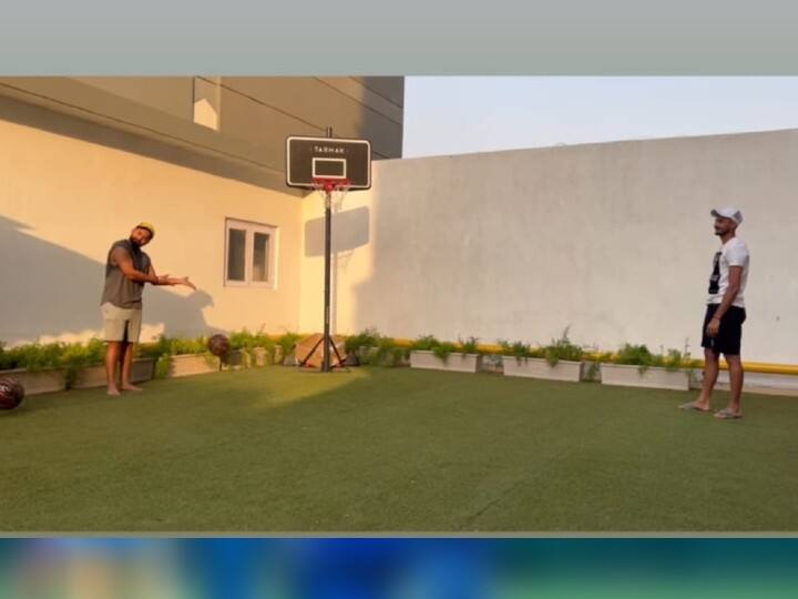 Axar Patel missing Basketball Shot Rishabh Pant shows Khaby Lame expression बास्केटबॉल में चूके अक्षर, ऋषभ पंत ने खाबी लामे वाले एक्सप्रेशन देकर लिए मजे