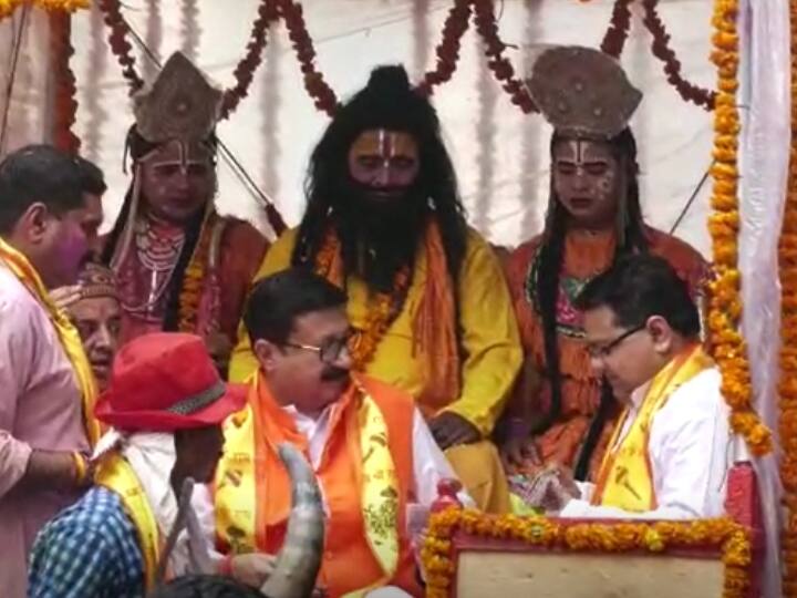 Holi 2022 Grand Ram Barat taken out on Holi in Bareilly ann Holi 2022: बरेली में होली वाली रामलीला पर निकली भव्य 'राम बारात', उमड़ी भक्तों की भीड़