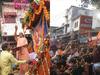गोरखपुर में सीएम योगी की जीत वाली होली, देखें तस्वीरें