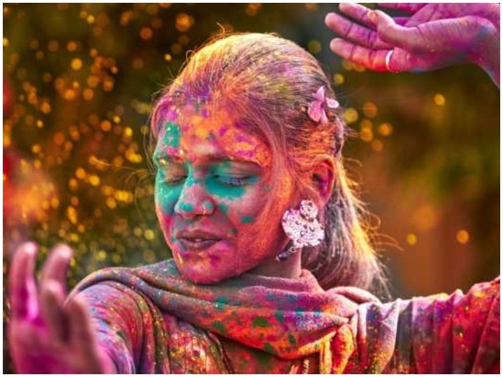 Happy Holi Shayari 2022: होली पर दोस्तों और रिश्तेदारों का भेजें ये भोजपुरी शायरी, त्योहार का मजा हो जाएगा दोगुना