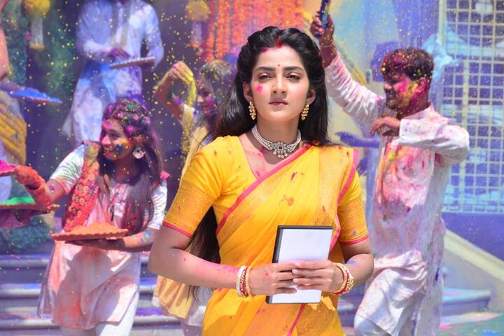 পিলু সিদ্ধান্ত নেয় নিজেকে নির্দোষ প্রমাণ করবে সে। পিলু কী পারবে নিজেকে নির্দোষ প্রমাণ করতে? উত্তর দেবে সময়।