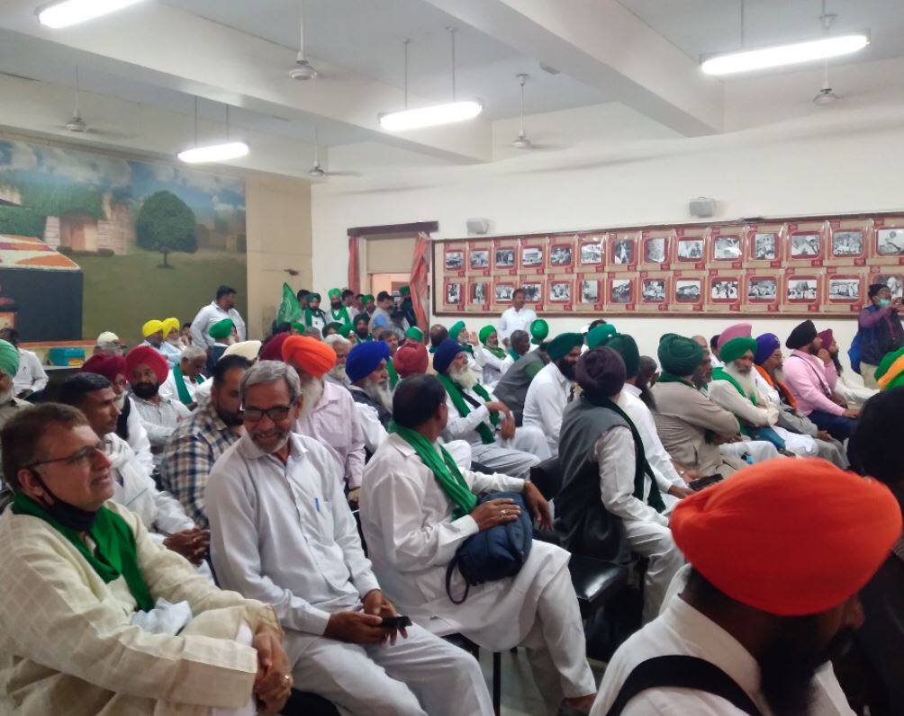 Sanyukt Kisan Morcha divide into two parts as SSM calls for different meeting Farmer Protest: संयुक्त किसान मोर्चा में आई दरार, संयुक्त समाज मोर्चा की ओर से बुलाई गई अलग मीटिंग