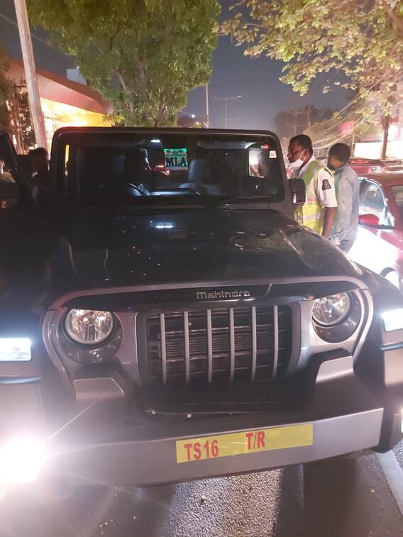 Bodhan MLA Vehicle: బోధన్ ఎమ్మెల్యే కారు ఢీకొని ముగ్గురికి తీవ్ర గాయాలు, చిన్నారి పరిస్థితి విషమం !