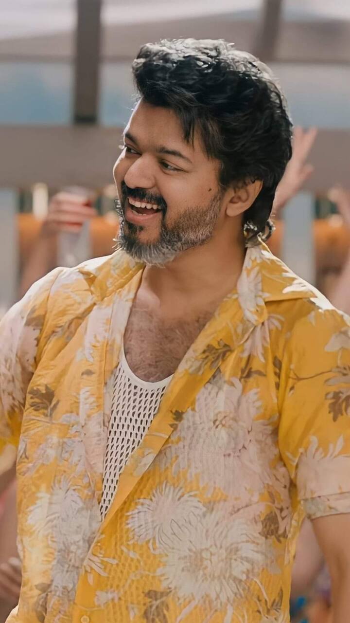 இதில், சுவாரஸ்யம் என்னவென்றால், அறிவிப்பில் விஜய் தோன்றியதுதான்