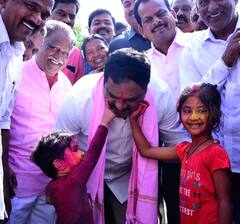 Minister Errabelli Holi Celebrations: గిరిజన మహిళలతో కోలాటం| Holi 2022 | ErrabelliDayakar | ABPDesam