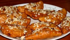 इस होली पर खोया के अलावा इन इंग्रीडिएंट्स से भी बनाइए गुझिया, जानें रेसिपी