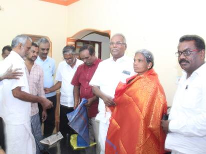 Balakrishnan demanded that the law be brought immediately to stop the arson. ஆணவக் கொலையை தடுத்து நிறுத்த, உடனடியாக சட்டம் கொண்டுவர வேண்டும் - பாலகிருஷ்ணன் கோரிக்கை.