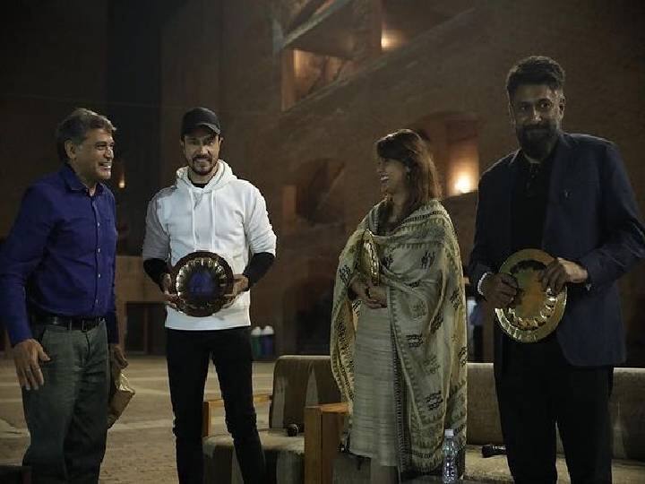 या चित्रपटात ‘कृष्णा पंडित’च्या भूमिकेत दिसलेल्या अभिनेता दर्शन कुमारच्या अभिनयाचेही कौतुक होत आहे. अभिनेता दर्शन कुमारने अलीकडेच एका मुलाखतीत ‘द कश्मीर फाइल्स’ या चित्रपटाविषयीचा त्याचा अनुभव शेअर केला आहे.