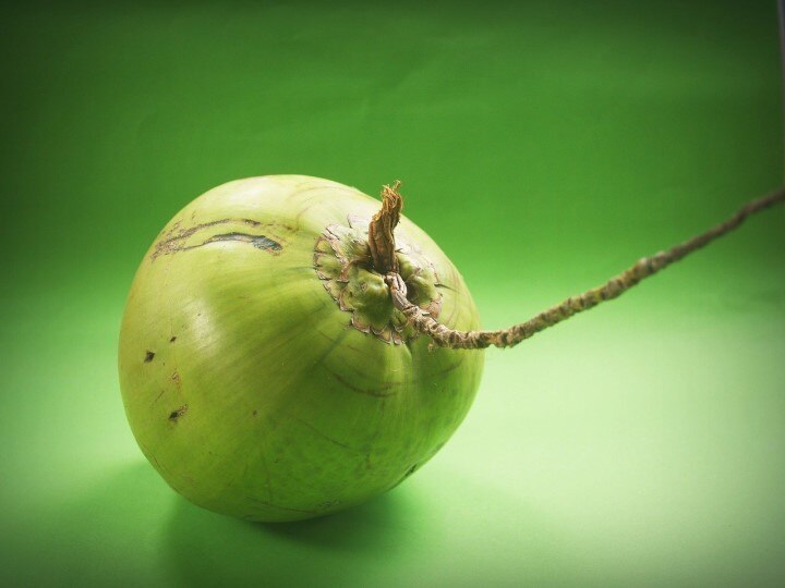 Coconut Water: ఈ వేసవిలో కొబ్బరి నీళ్లే దివ్యౌషదం, ఈ ప్రయోజనాలు తెలిస్తే ఔరా అనాల్సిందే!