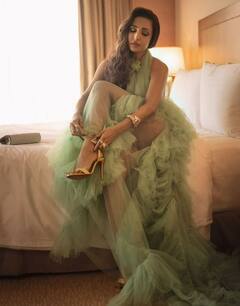 स्वीमिंग पूल में चिल करते दिखे अर्जुन कपूर और मलाइका अरोड़ा, लेकिन माजरा कुछ और है!