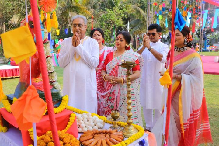 ধারাবাহিকের গল্প অনুসারে, সদ্য মা মারা গিয়েছে মিঠাইয়ের। সেই পর্বে সিড আর মিঠাইয়ের রসায়ন মন কেড়েছিল সবার। সিজকে জড়িয়ে ধরে মিঠাইয়ের কান্না অনেকেরই চোখ ভিজিয়েছিল। অনেকেই বলেছিলেন, সিডের মত স্বামী পাওয়া বাস্তব জীবনে সত্যিই সৌভাগ্যের। নেটদুনিয়া ভেসেছিল সিড মিঠাইয়ের রসায়নে। মাতৃবিয়োগের পর মিঠাইকে যেভাবে আগলে রেখেছিল সিড, তা দেখে অনেকেরই মনে হয়েছিল, এমন প্রেমিক যদি হত।