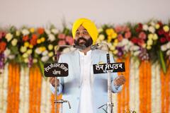 ਭਗਵੰਤ ਮਾਨ ਦੇ ਸੰਹੁ ਚੁੱਕ ਸਮਾਗਮ ਲਈ ਵਾਹੀਆਂ ਫਸਲਾਂ ਦਾ ਵੰਡਿਆ ਮੁਆਵਜ਼ਾ, 56,047,99 ਦੇ ਚੈੱਕ ਕਿਸਾਨਾਂ ਨੂੰ ਸੌਂਪੇ